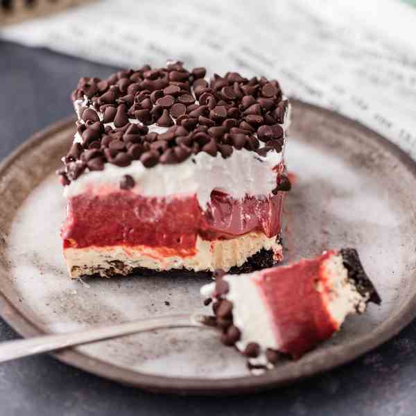 Red Velvet Dessert Lasagna