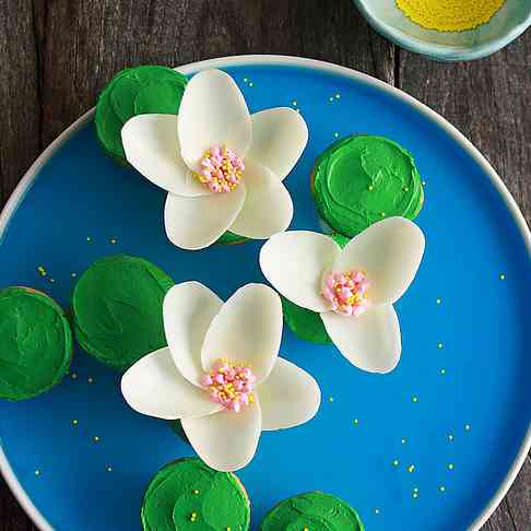 Water Lily Flower Cupcakes