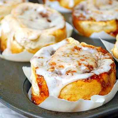 Caramel Pecan Bun Muffins