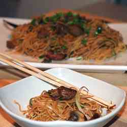 Hong Kong Pan-Fried Noodles with Mock Duck