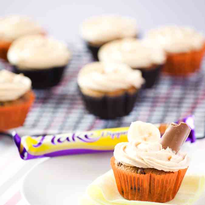 Banana Cupcakes & Peanut Butter Frosting