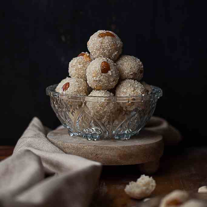 Beaten rice and coconut laddus