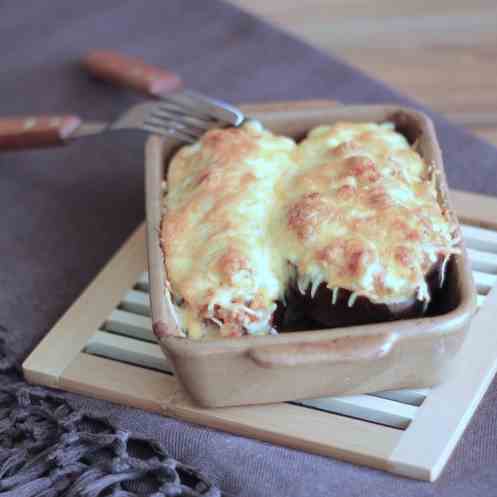 Eggplant stuffed with meat