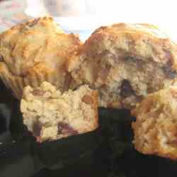 Banana, peanut & chocolate muffins