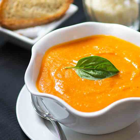 Roasted Garlic Cream of Tomato Soup