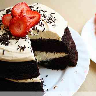 Chocolate cake with strawberries