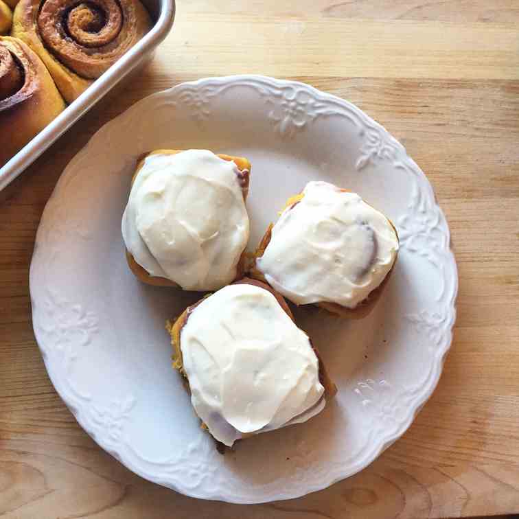 Pumpkin Cinnamon Rolls 