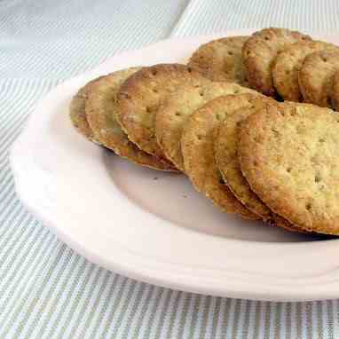 Healthy Oat Crackers