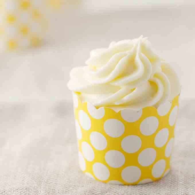 Lemon Limoncello Cupcakes