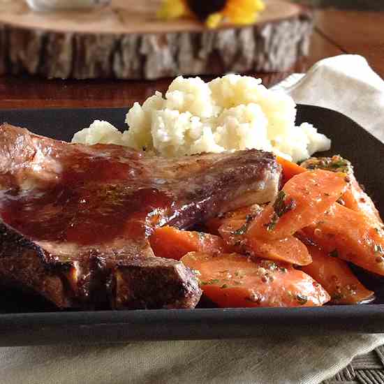 Red-Hot Currant-Glazed Pork Chops