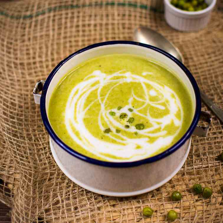 Creamy coconut peas soup