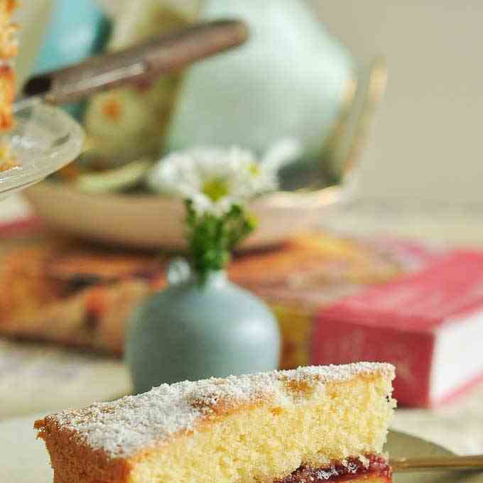 Classic Victoria Sponge 