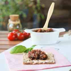 Dried tomatoes spicy dip