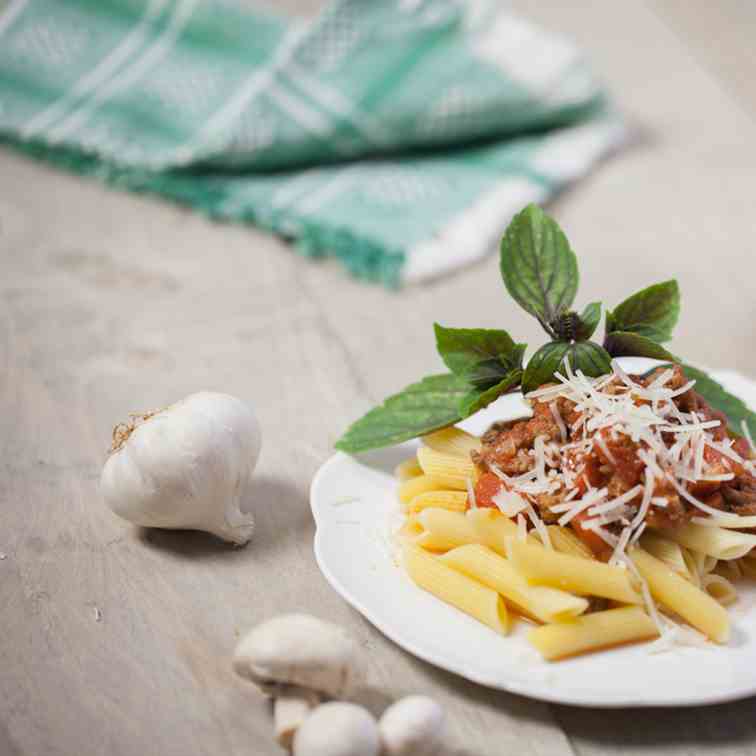 Pasta penne with bolognaise sauce