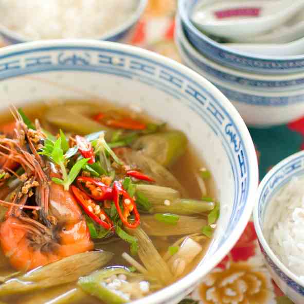 Canh Chua Tôm – Vietnamese Sour Soup