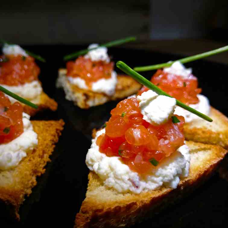 Salmon Tartare with Creme Fraiche