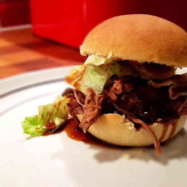 Pulled pork sandwich