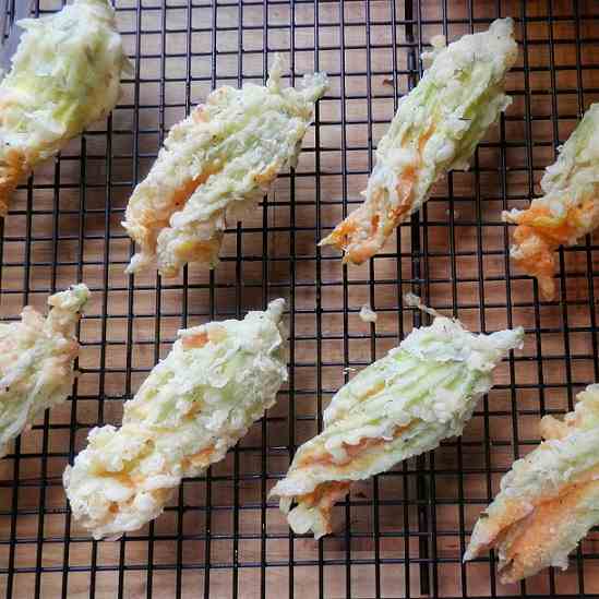 Fried Stuffed Zucchini Flowers