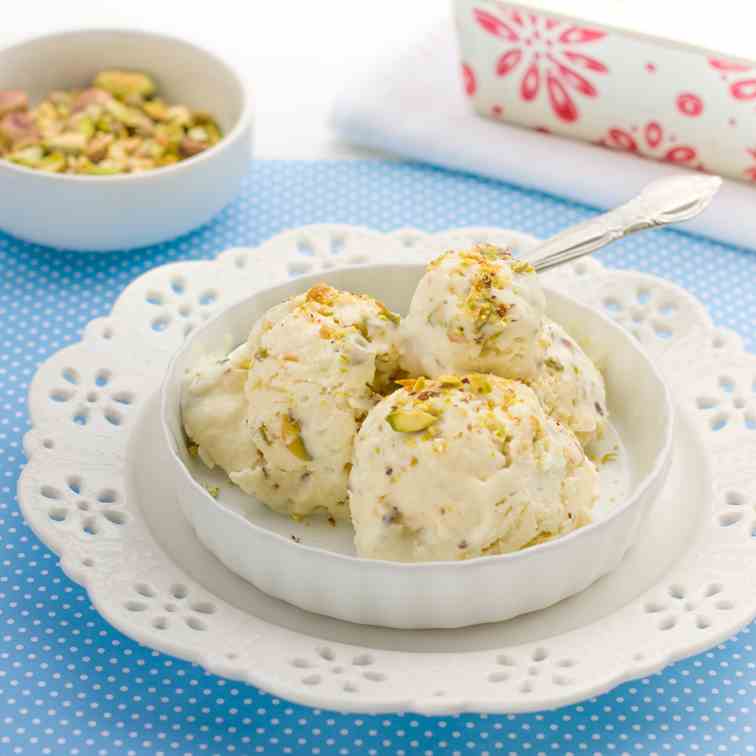 No churn Coconut - Pistachio Ice Cream