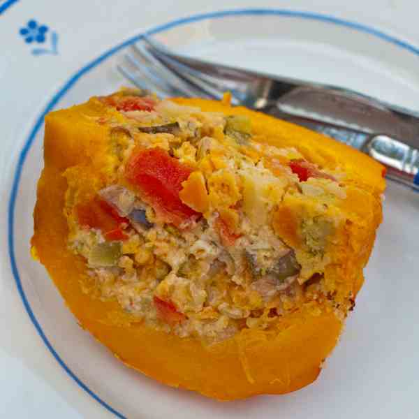 Veggie-stuffed baked squash