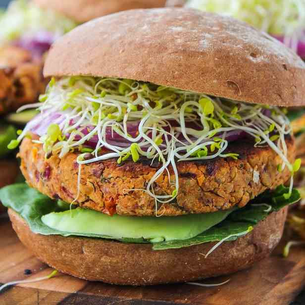 Sun Dried Tomato Chickpea Burgers