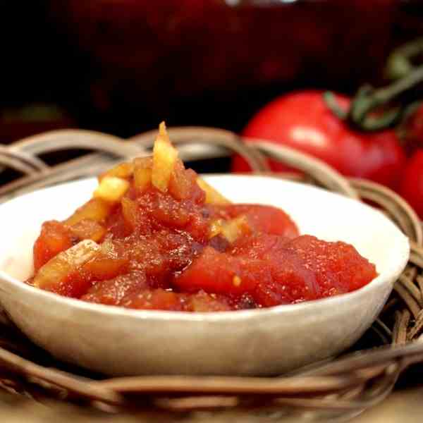 Tomato Chutney with Apples