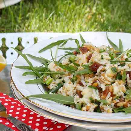Einkorn & rice salad with arugula & almond