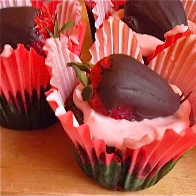 Chocolate-Dipped Strawberry Cupcakes