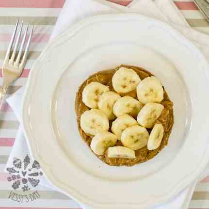 French toast with bananas & peanut butter