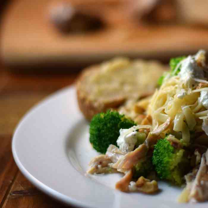 Linguine with Roasted Chicken Broccoli Wal