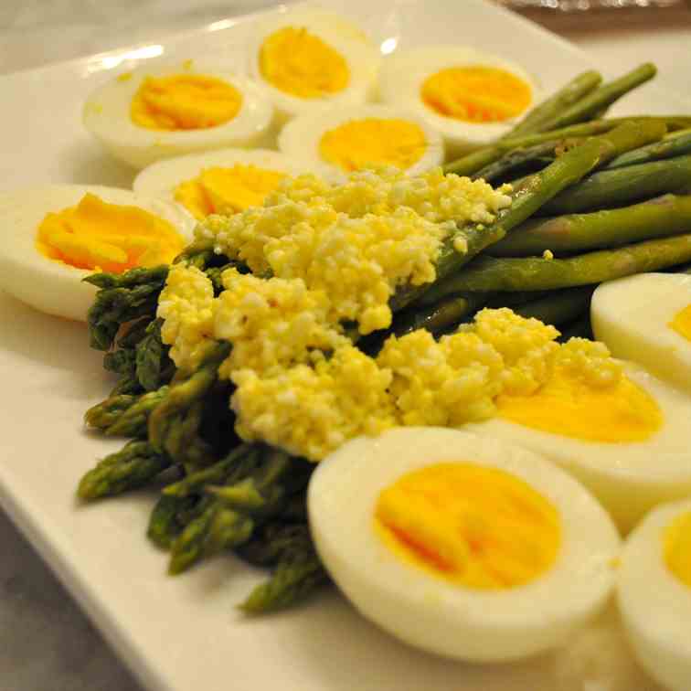 Asparagus with Vinaigrette Egg Sauce