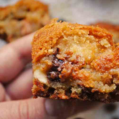 Toasted Cashew Marzipan Blondies