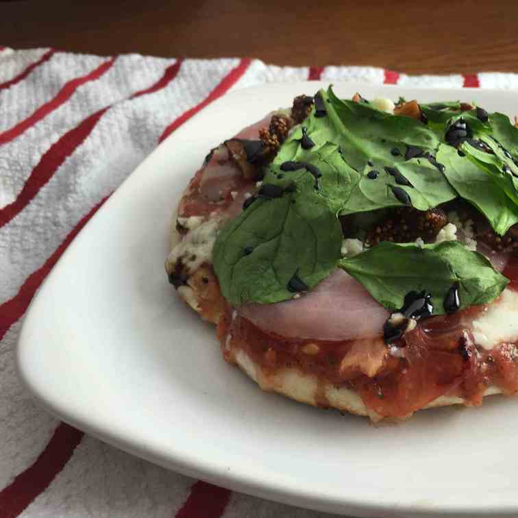 Grilled Pizza with Fig, Pancetta