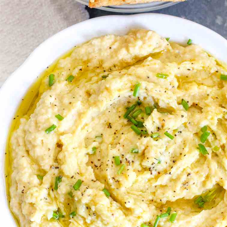 Homemade Artichoke Hummus 