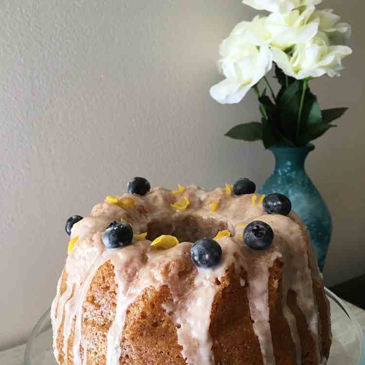 Vegan Vanilla Cake with Lemon Glaze Icing