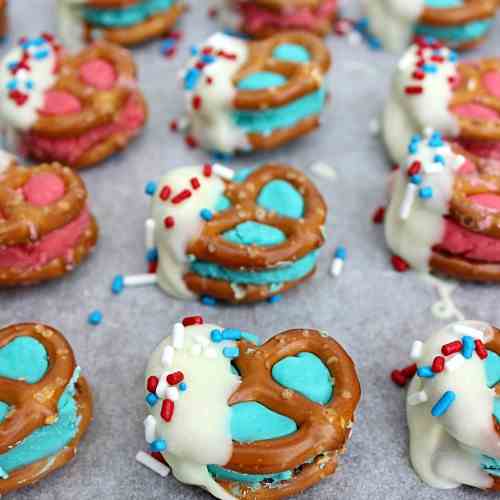 Patriotic Cheesecake Pretzel Bites