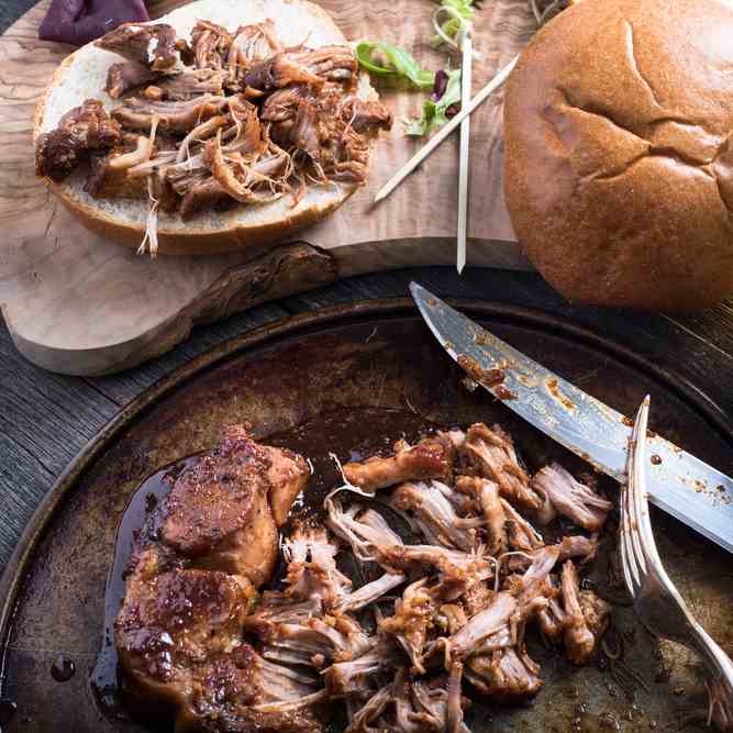 Apple butter pulled pork in slow cooker