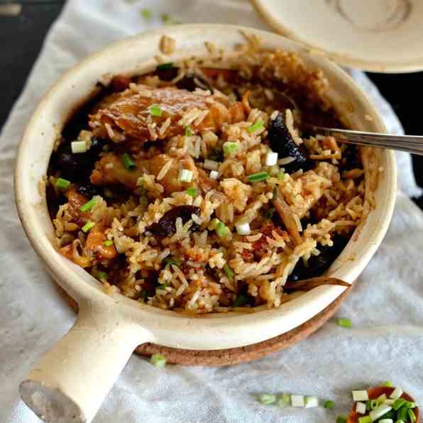 Chicken and Mushroom Clay Pot Rice 