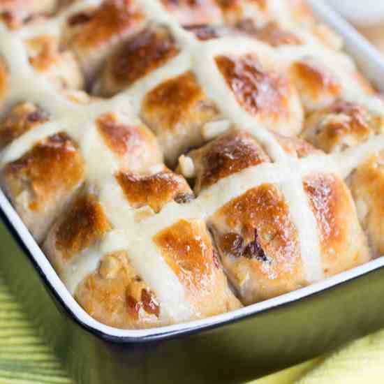 Apple and sultana hot cross buns