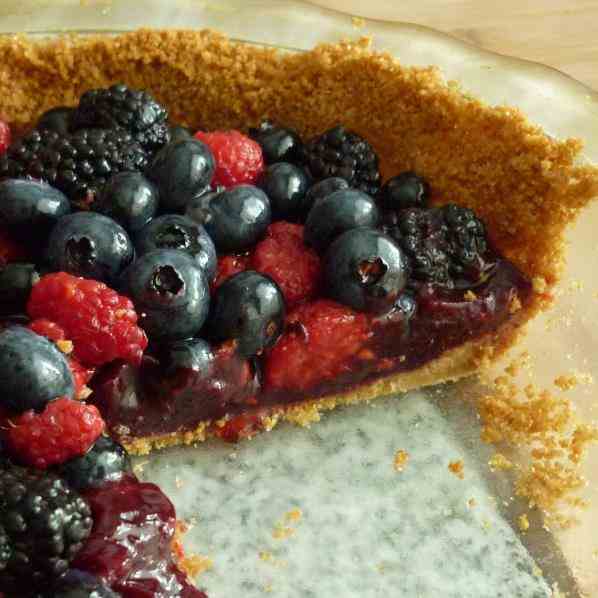 Summer berry pie