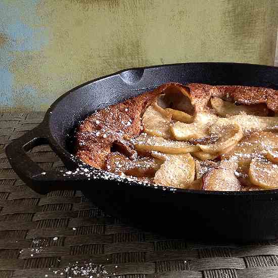 Apple-Cinnamon Dutch Baby