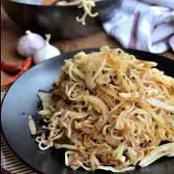 White Cabbage, Garlic and Chilli Noodles