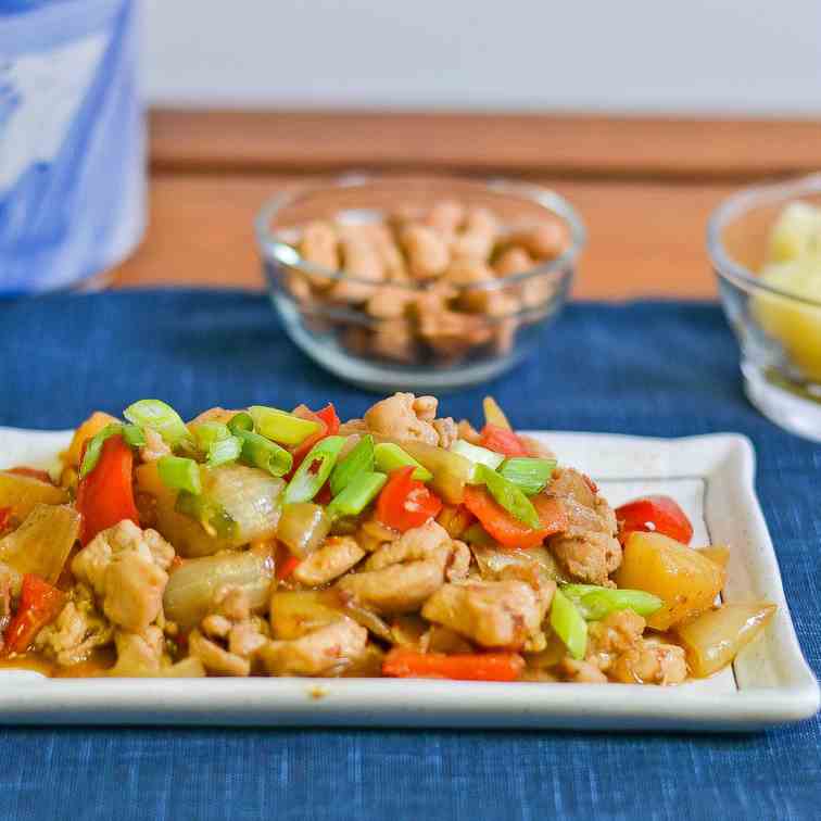 Chicken with Pineapple and Cashews