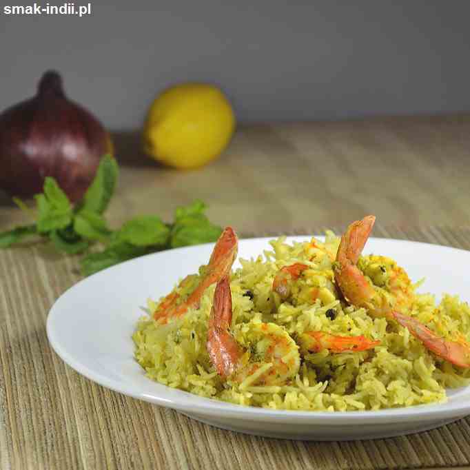 Green pulao with shrimps