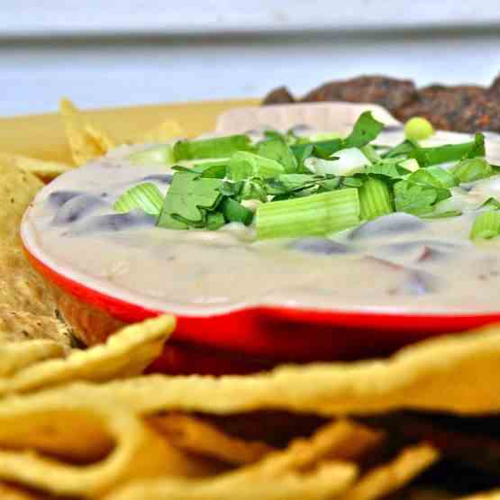 Creamy Beer & Black Bean Queso