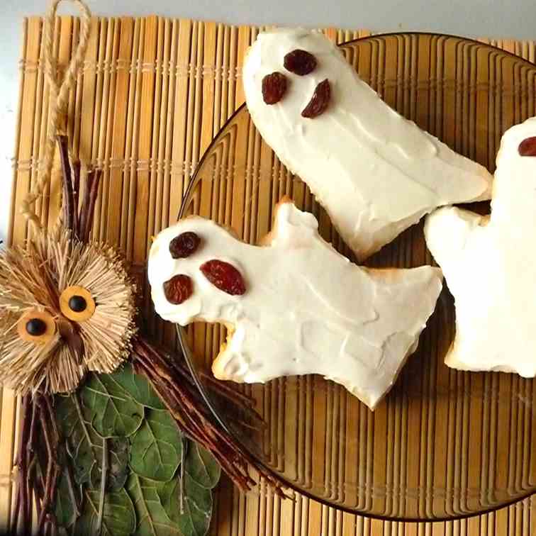 Ghost biscuits with cream cheese