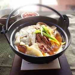 Korean rice cake and dumpling soup