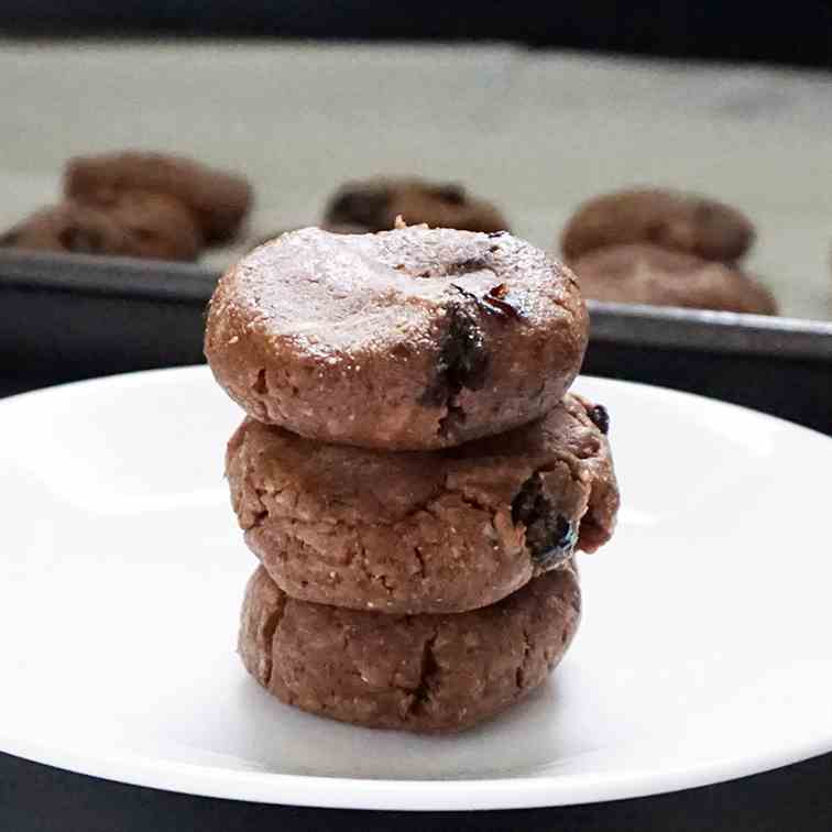 Chocolate cherry protein cookies