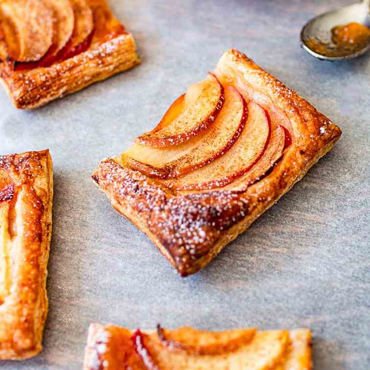 Cinnamon apple puff pastry