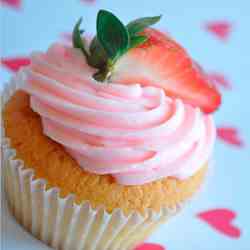 Strawberry Cupcakes with Strawberry Butter